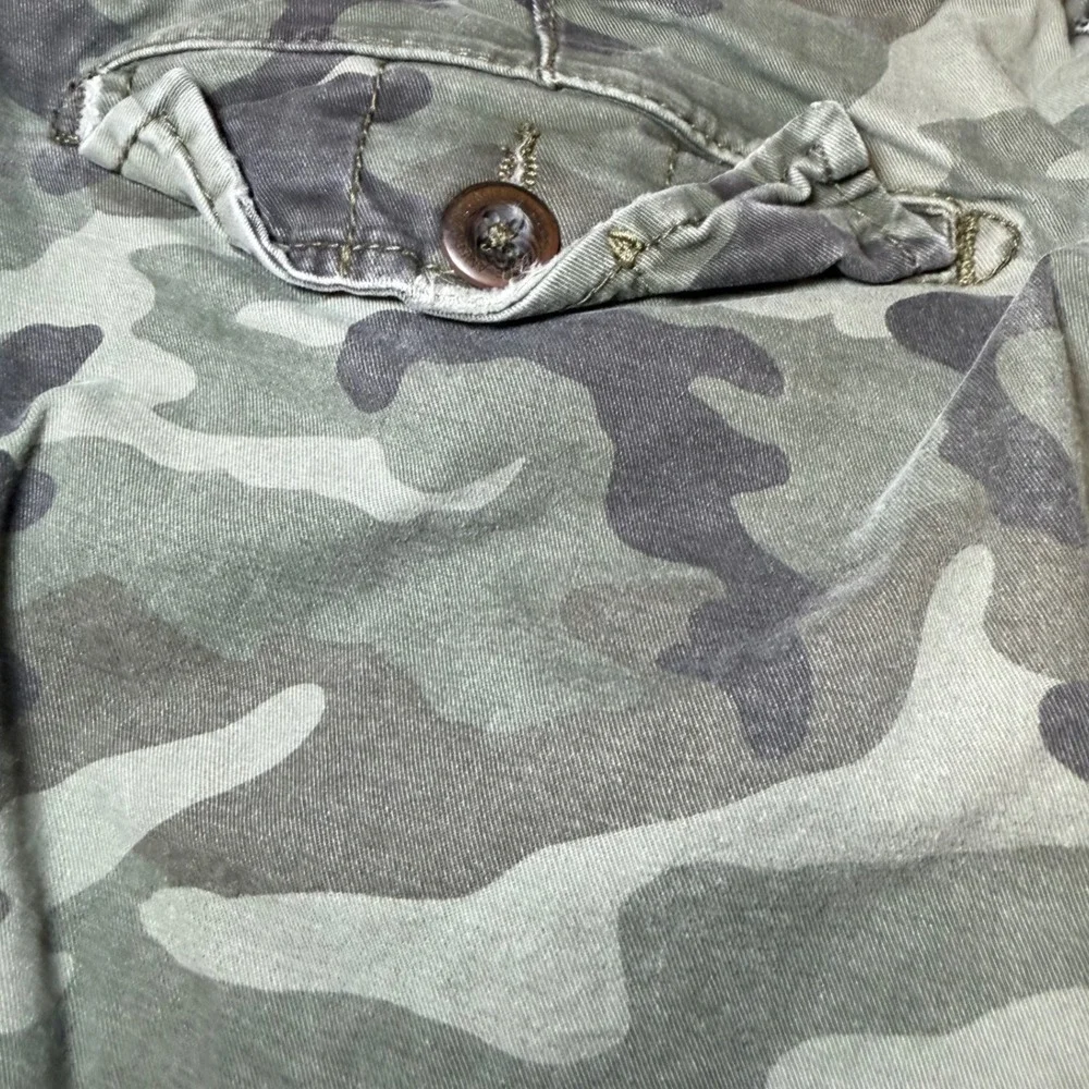 American Eagle Mens Size 31 Next Level Flex Camo Cargo Shorts Classic Stretch